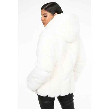 manteau capuche fourrure blanche